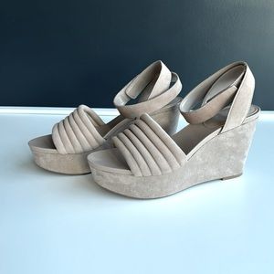 Vince Camuto Varelnta Wedge Platform Suede-link Sandal